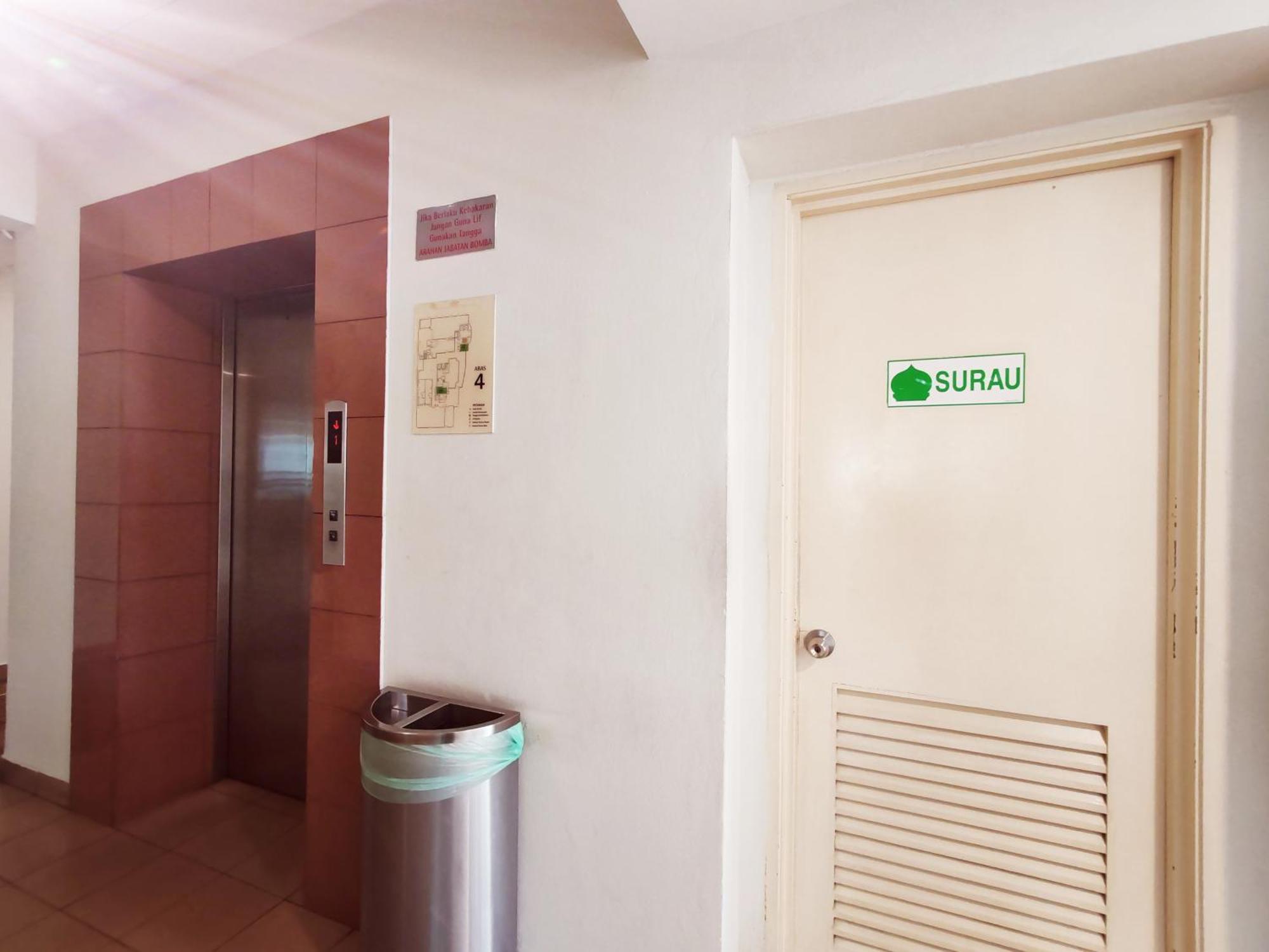 9 Bukit Bintang 5 Minutes To Alor Street Seri Bukit Ceylon 2r2b 8 Pax *